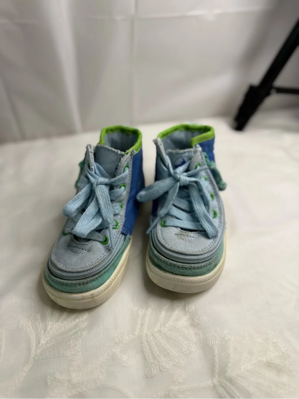 Youth High-Top Sneakers in Light Blue and Green
